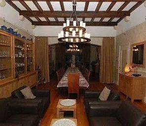 Hotel Ambassade Arena 3*